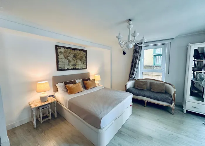 Mirador Catedral De Santiago ホームステイ ビルバオ